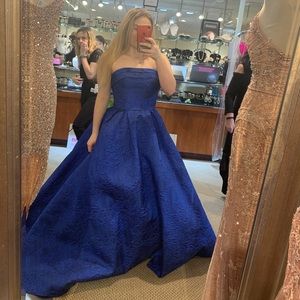 Never worn prom dress - Size 10 - Royal Blue